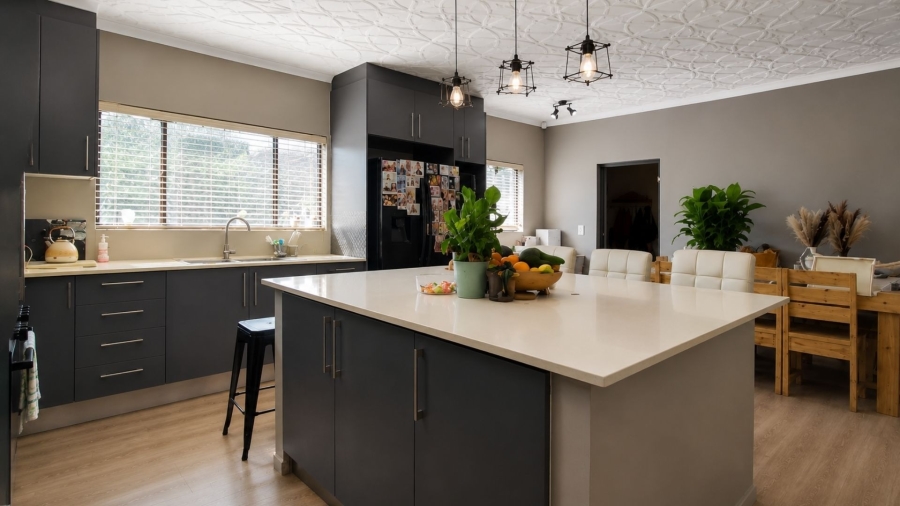 3 Bedroom Property for Sale in Safari Gardens North West